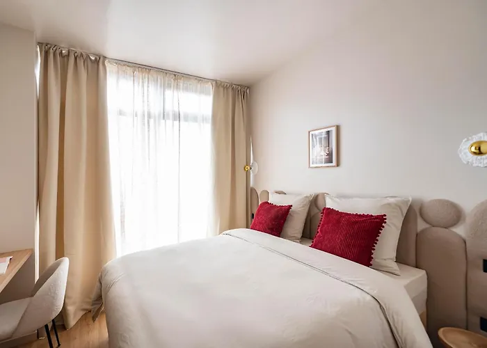The Olympia Suite - Duke Housing